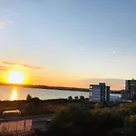 Lotus Northsea Apartment Mamaia