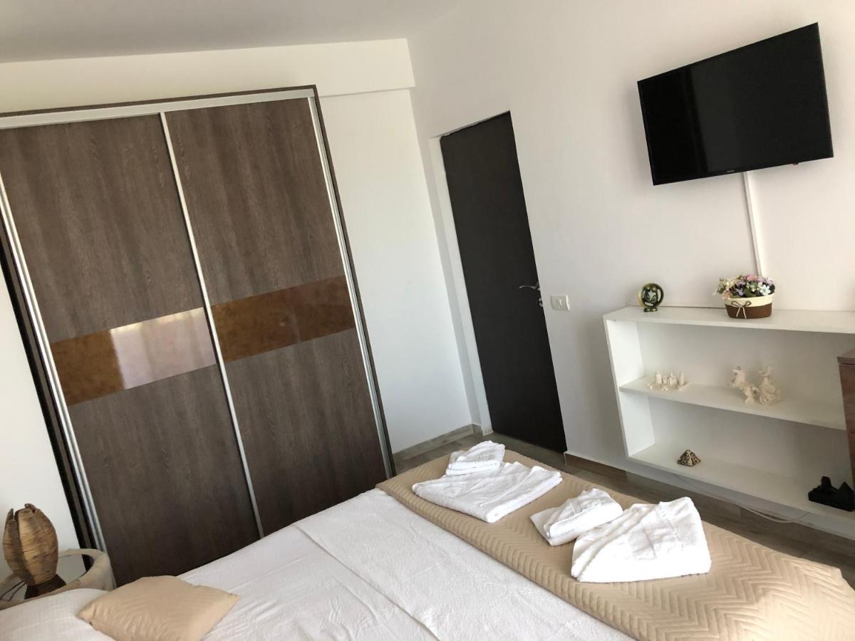 Lotus Northsea Apartment Mamaia