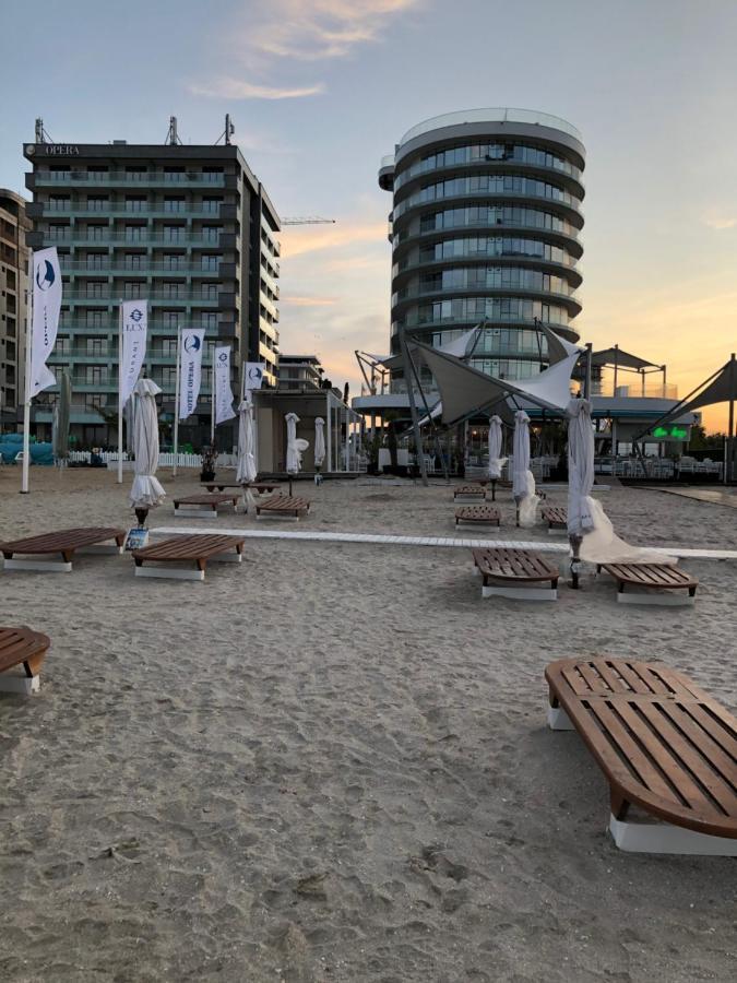 Lotus Northsea Apartment Mamaia